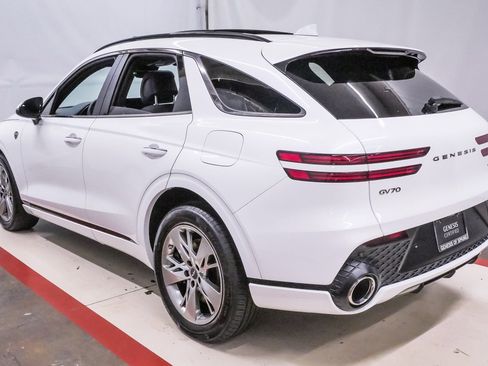 Certified 2025 Genesis GV70 3.5T Sport image 8