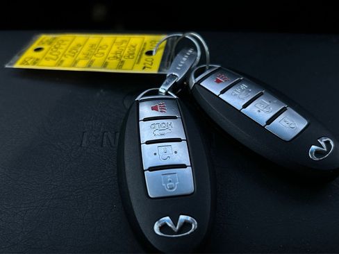 Used 2016 INFINITI Q70 L 3.7 w/ Deluxe Touring Package image 35