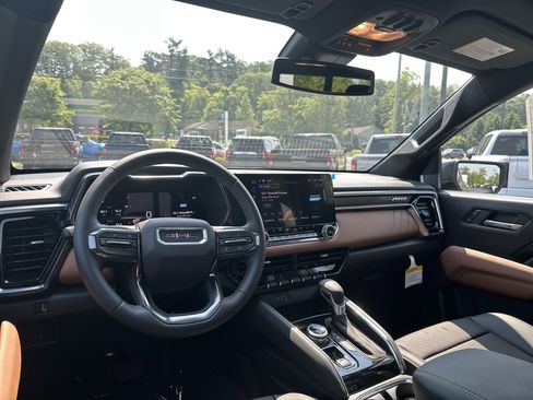 New 2025 GMC Canyon AT4 w/ Technology Plus Package image 15