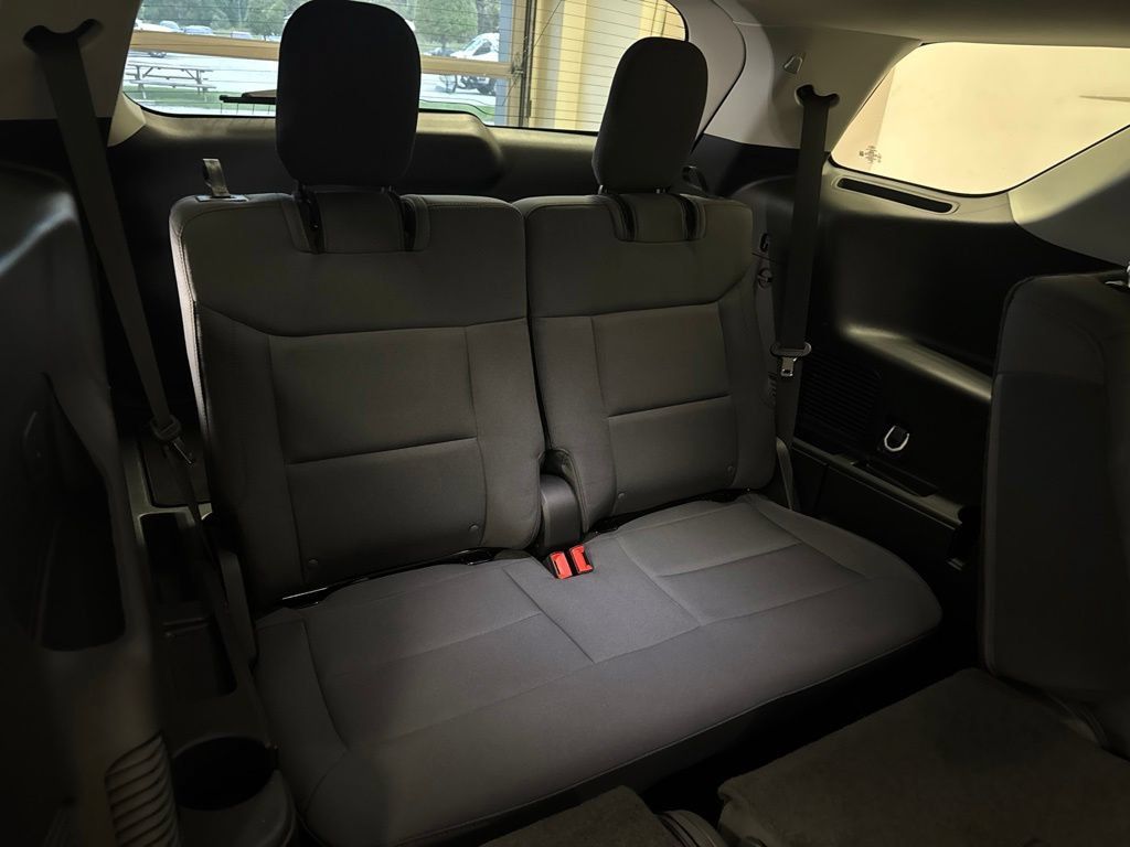 Used 2025 Ford Explorer Active AWD/4WD image 16