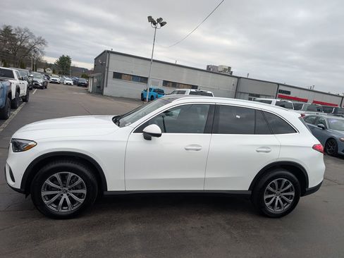 Used 2025 Mercedes-Benz GLC 300 4MATIC image 3