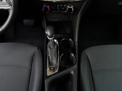 Used 2025 Buick Encore GX Preferred FWD image 13