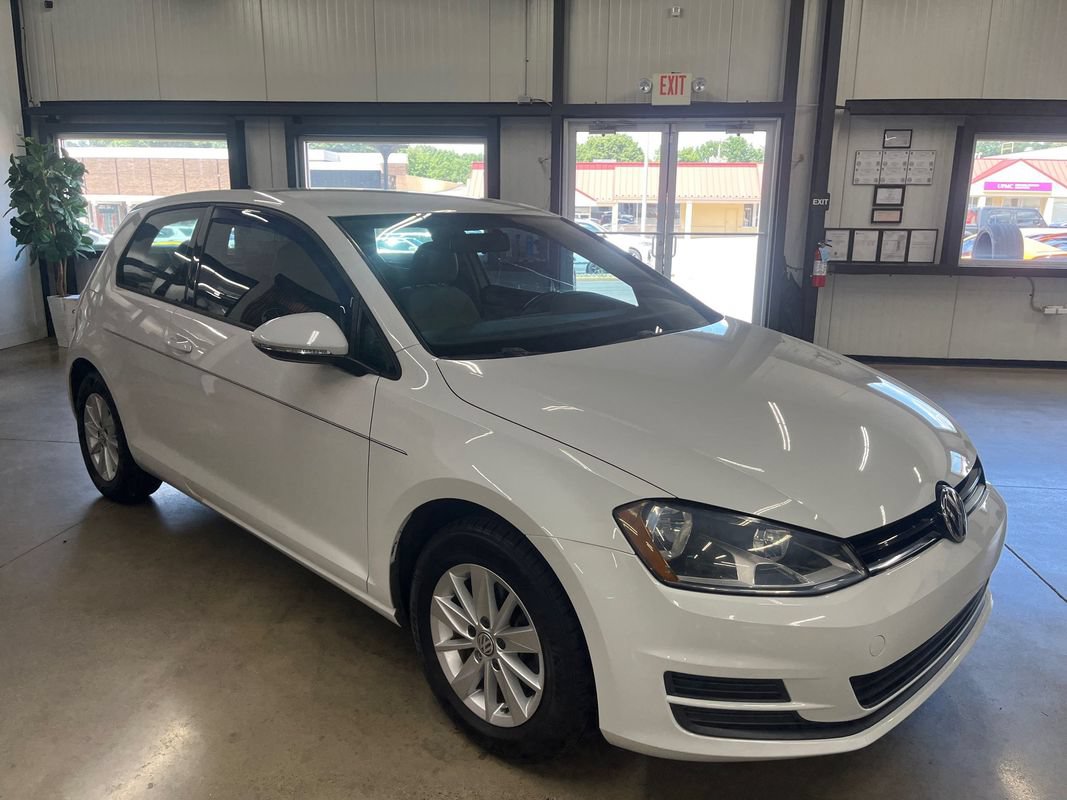 Used 2015 Volkswagen Golf S FWD image 19