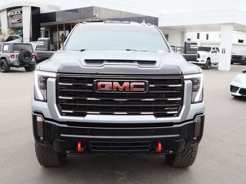 Used 2024 GMC Sierra 2500 AT4X image 3