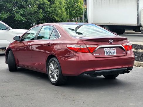 Certified 2017 Toyota Camry SE w/ Moonroof Package FWD image 7