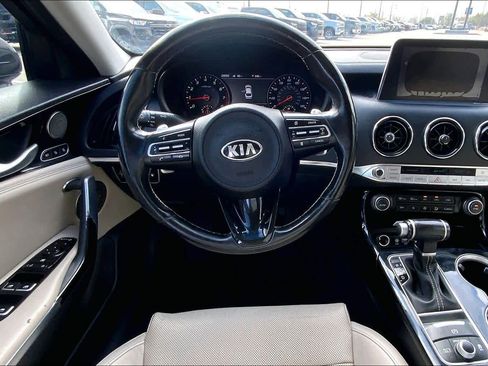 Used 2019 Kia Stinger Premium image 6
