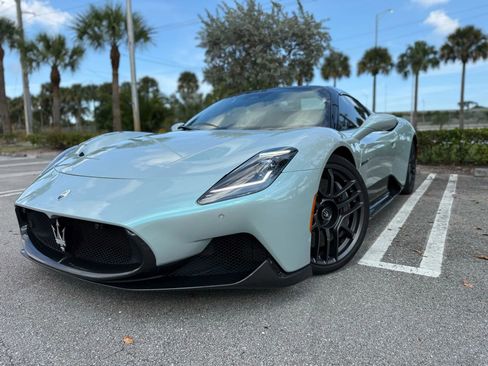 Used 2023 Maserati MC20 Spyder image 2