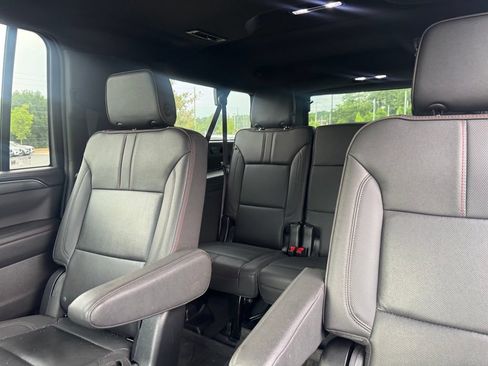 Used 2023 Chevrolet Suburban RST w/ Luxury Package AWD/4WD image 8