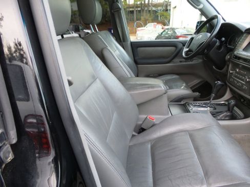 Used 2006 Toyota Land Cruiser V8 image 33