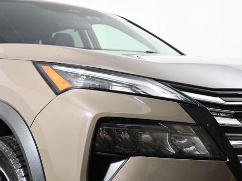 Used 2024 Nissan Rogue SV FWD image 10