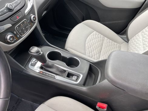 Used 2020 Chevrolet Equinox LT image 20