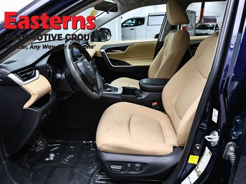 Used 2022 Toyota RAV4 XLE AWD/4WD image 14