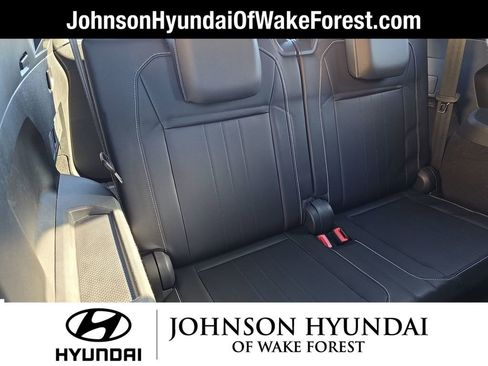 Used 2023 Volkswagen Tiguan SE R-Line image 23