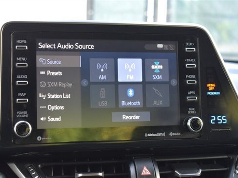 Used 2019 Toyota C-HR XLE FWD image 23