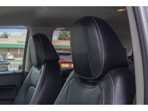 Used 2016 GMC Canyon SLE w/ Nightfall Edition AWD/4WD image 17
