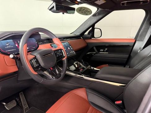 Used 2024 Land Rover Range Rover Sport AWD/4WD image 6