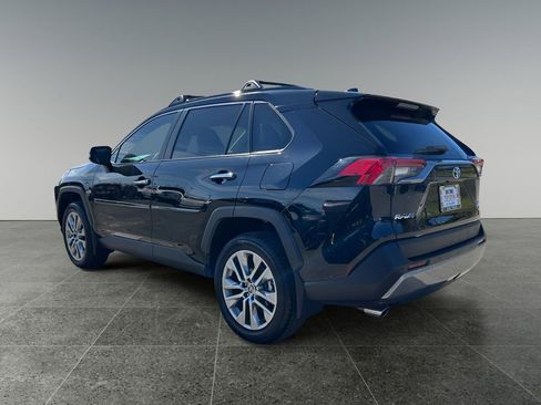 Used 2022 Toyota RAV4 Limited AWD/4WD image 5