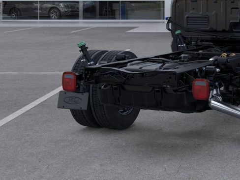 New 2026 Ford F550 Lariat image 21