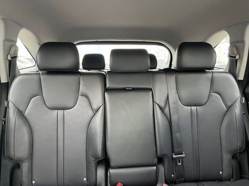 Used 2024 Kia Sorento S image 40