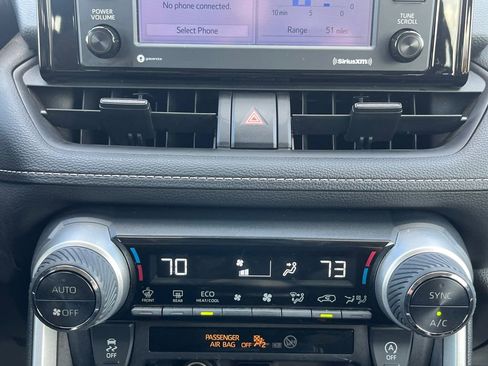 Used 2022 Toyota RAV4 XLE image 4