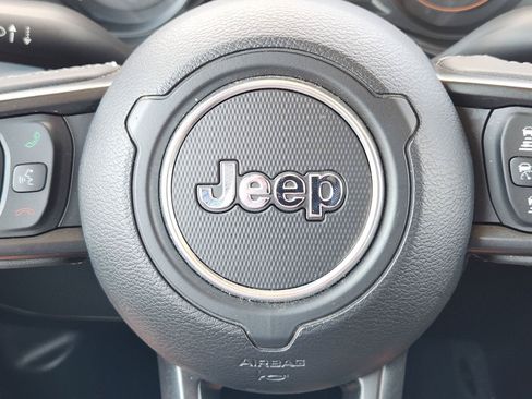 Used 2026 Jeep Gladiator Mojave AWD/4WD image 37