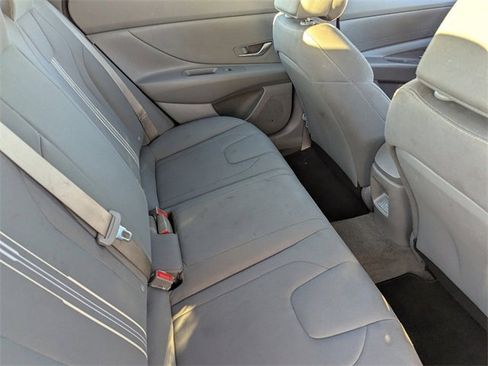 Used 2024 Hyundai Elantra SEL image 13