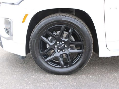 Used 2023 Chevrolet Traverse Premier AWD/4WD image 17