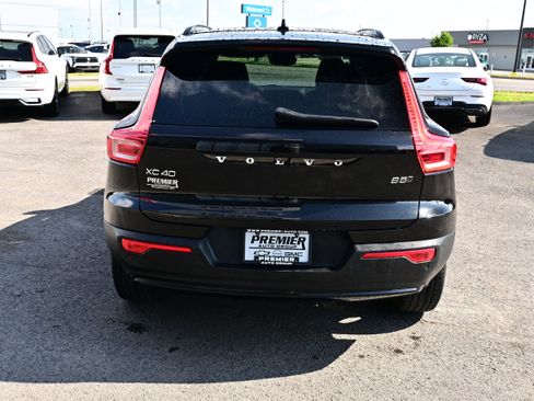 Used 2023 Volvo XC40 B5 Plus w/ Driver Assist Package AWD/4WD image 7