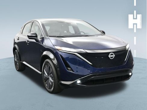 Used 2023 Nissan Ariya FWD image 2