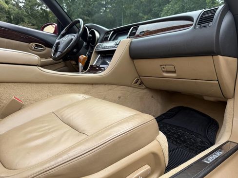 Used 2008 Lexus SC 430 Convertible image 2