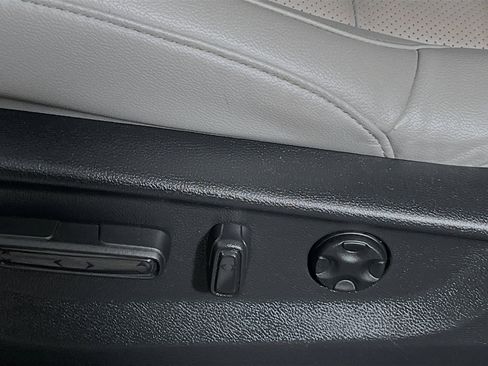 Used 2022 Honda CR-V EX-L image 16