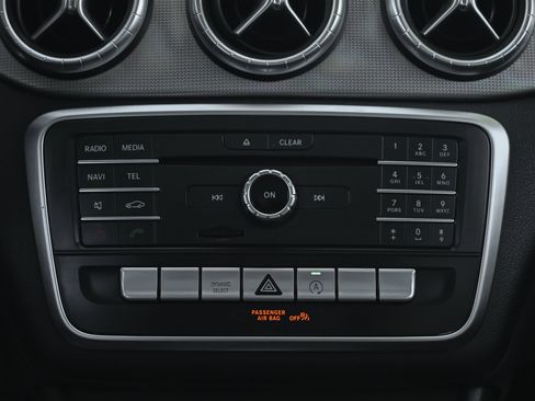 Used 2019 Mercedes-Benz CLA 250 image 32