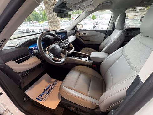 Used 2025 Ford Explorer Active w/ Active Comfort Package AWD/4WD image 22