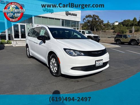Used 2025 Chrysler Voyager LX FWD image 1