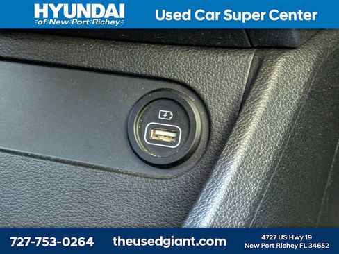 Used 2021 Hyundai Santa Fe SEL w/ Convenience Package FWD image 29