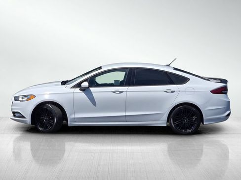 Used 2018 Ford Fusion SE w/ Equipment Group 201A FWD image 7