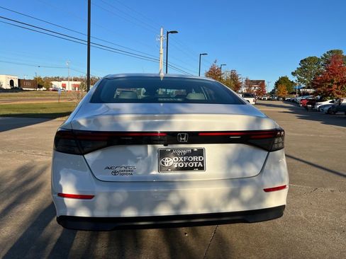 Used 2023 Honda Accord EX image 32