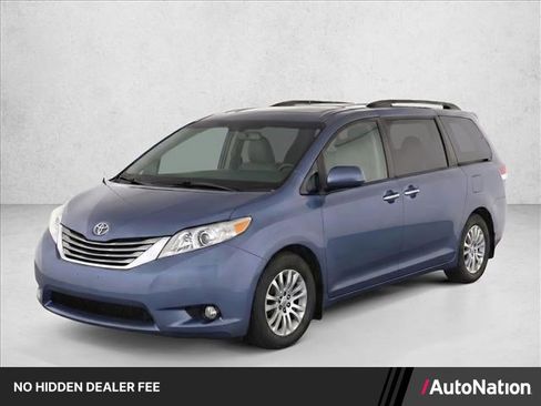 Used 2014 Toyota Sienna XLE w/ Preferred Accessory Package FWD image 1