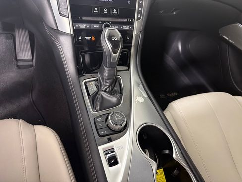 Used 2018 INFINITI Q60 3.0t Luxe w/ Sensory Package 3.0T Luxe RWD image 19