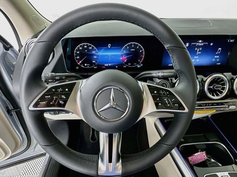 Used 2026 Mercedes-Benz GLA 250 image 11