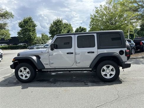 Used 2020 Jeep Wrangler Unlimited Sport S image 2