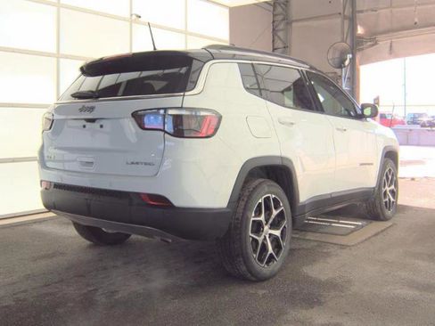 Used 2024 Jeep Compass Limited AWD/4WD image 4