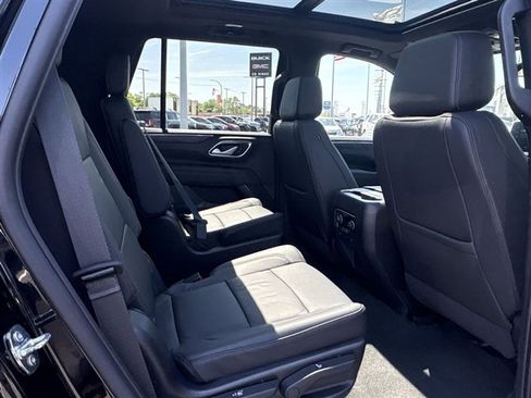 Used 2022 Chevrolet Tahoe LT w/ Luxury Package AWD/4WD image 24