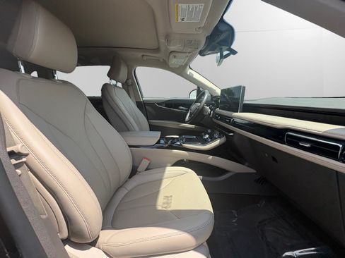 Certified 2023 Lincoln Nautilus Reserve w/ Monochromatic Package AWD/4WD image 15