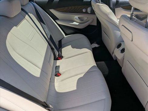 Used 2019 Mercedes-Benz E 300 image 18