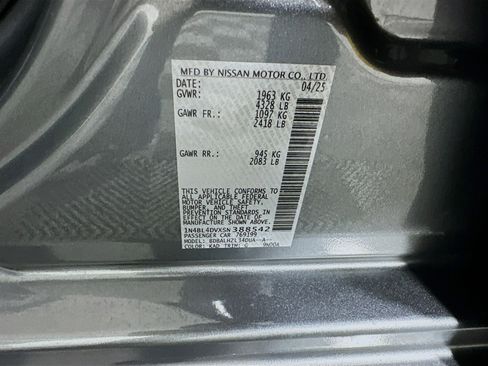 Used 2025 Nissan Altima 2.5 SV image 12