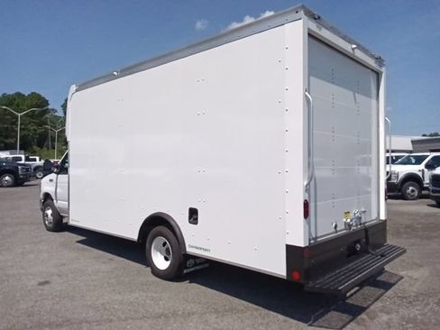 New 2027 Ford E-450 and Econoline 450 Super Duty w/ Power Equipment Group RWD image 5