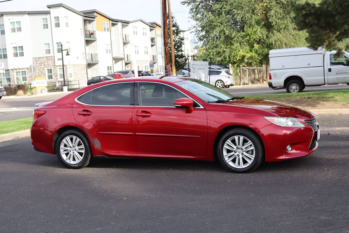 Used 2013 Lexus ES 350 w/ Premium Pkg FWD image 2
