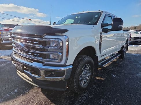 Used 2024 Ford F250 Lariat image 2