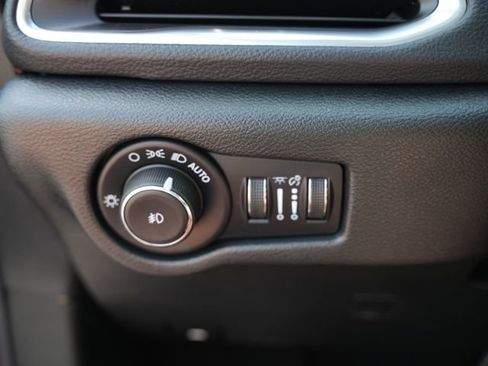 Used 2026 Chrysler Pacifica Pinnacle AWD/4WD image 34